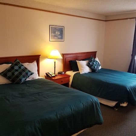 Moosomin Country Squire Inn Extérieur photo