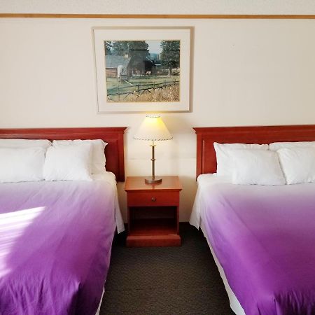 Moosomin Country Squire Inn Extérieur photo
