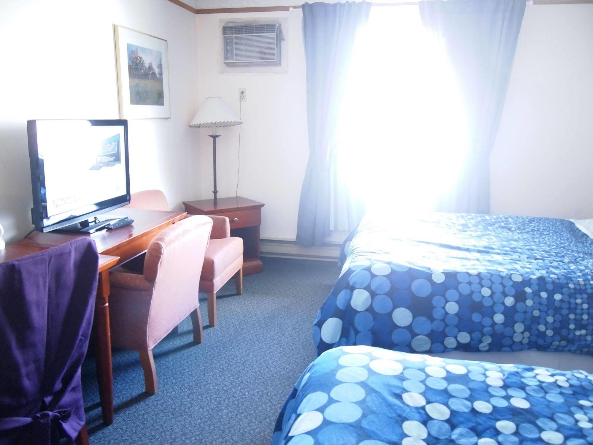 Moosomin Country Squire Inn Extérieur photo