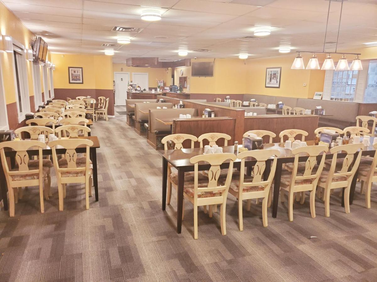 Moosomin Country Squire Inn Extérieur photo